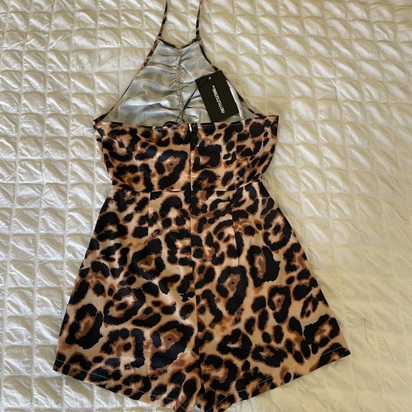 PrettyLittleThing leopard halter jumpsuit - Picture 5 of 7